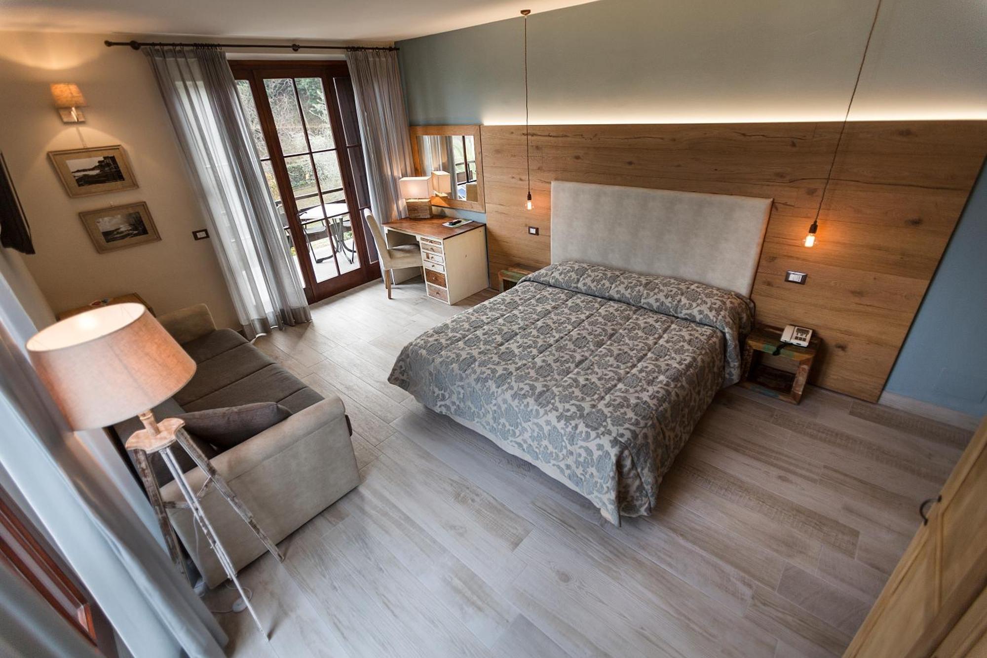 Hotel Livia Гарньяно Экстерьер фото