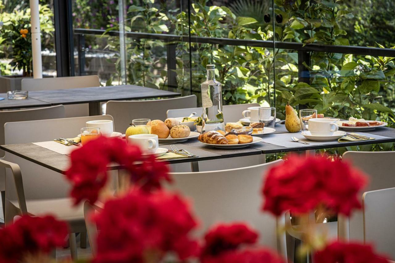 Hotel Livia Гарньяно Экстерьер фото